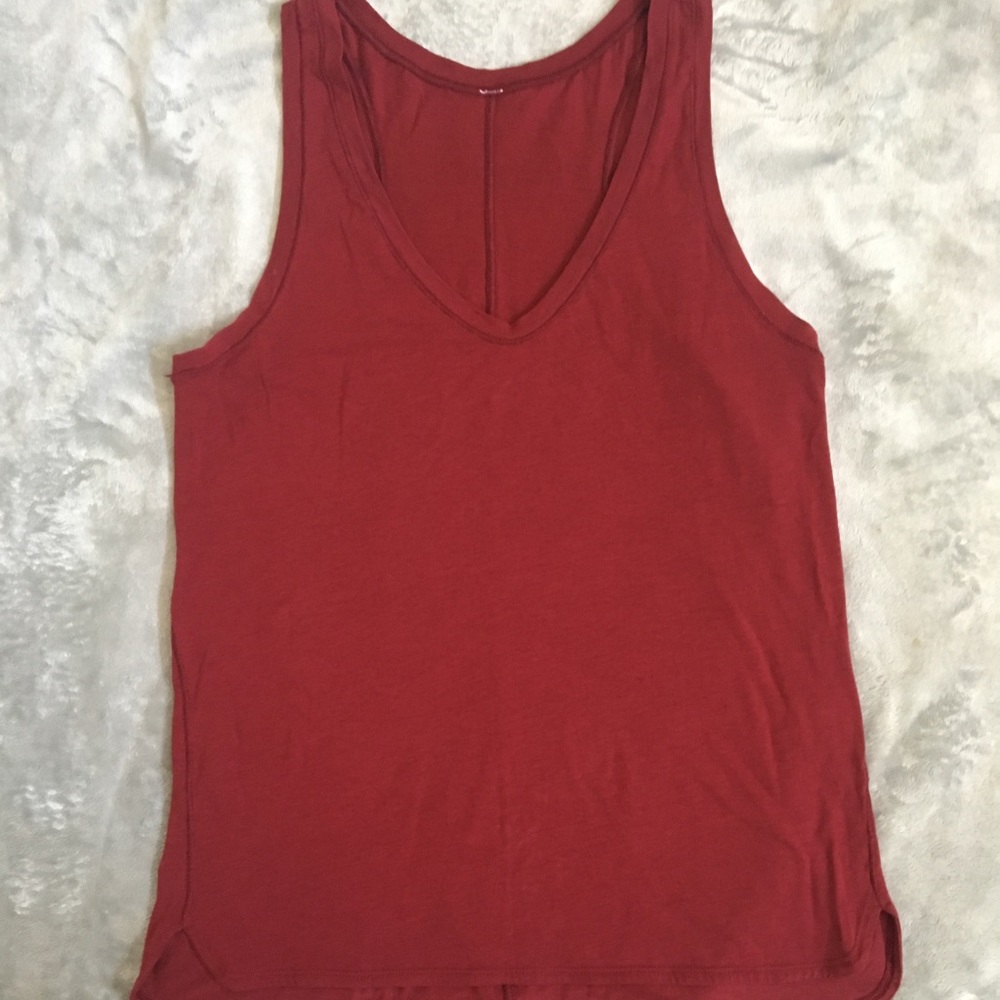 Lululemon red tank